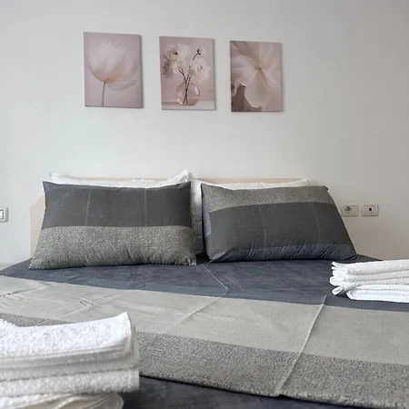 Apartment Vespa Sarande